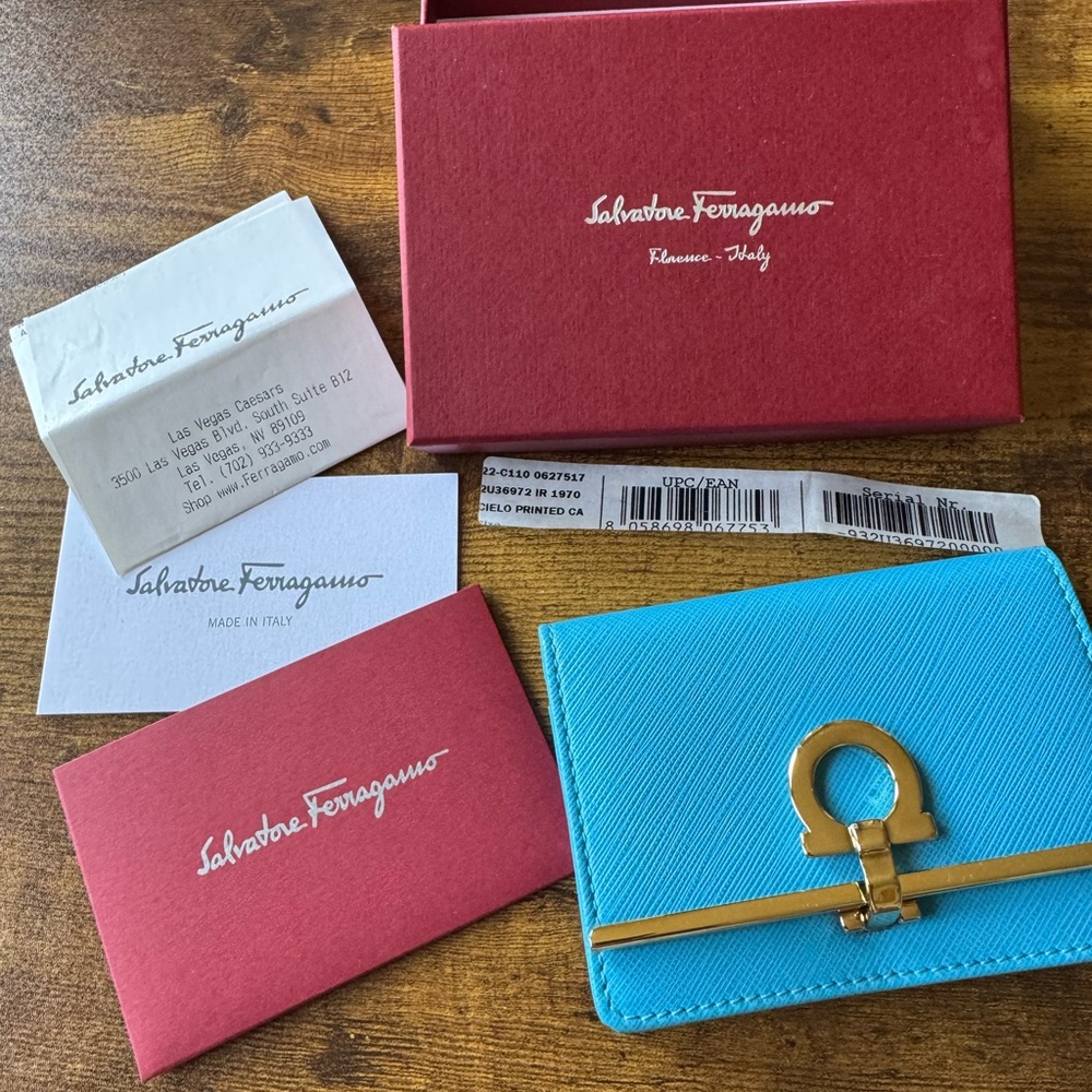 Ferragamo card wallet - Picture 2 of 15